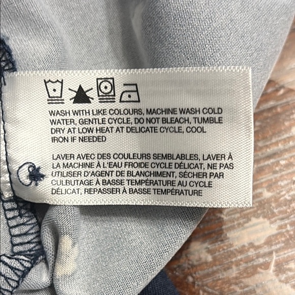 Alfred Sung Navy Sleeveless  Women's keyhole flower Top - Picture 6 of 6